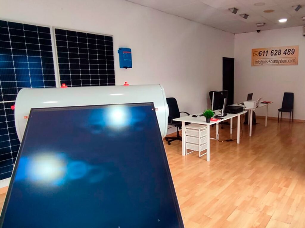 Interior Tienda Energia Solar Térmica y Fotovoltaica INS-SolarSystem Dos Hermanas